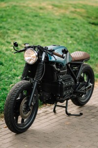 кастом на базе Cafe-Racer-BMW K75 изготовление 